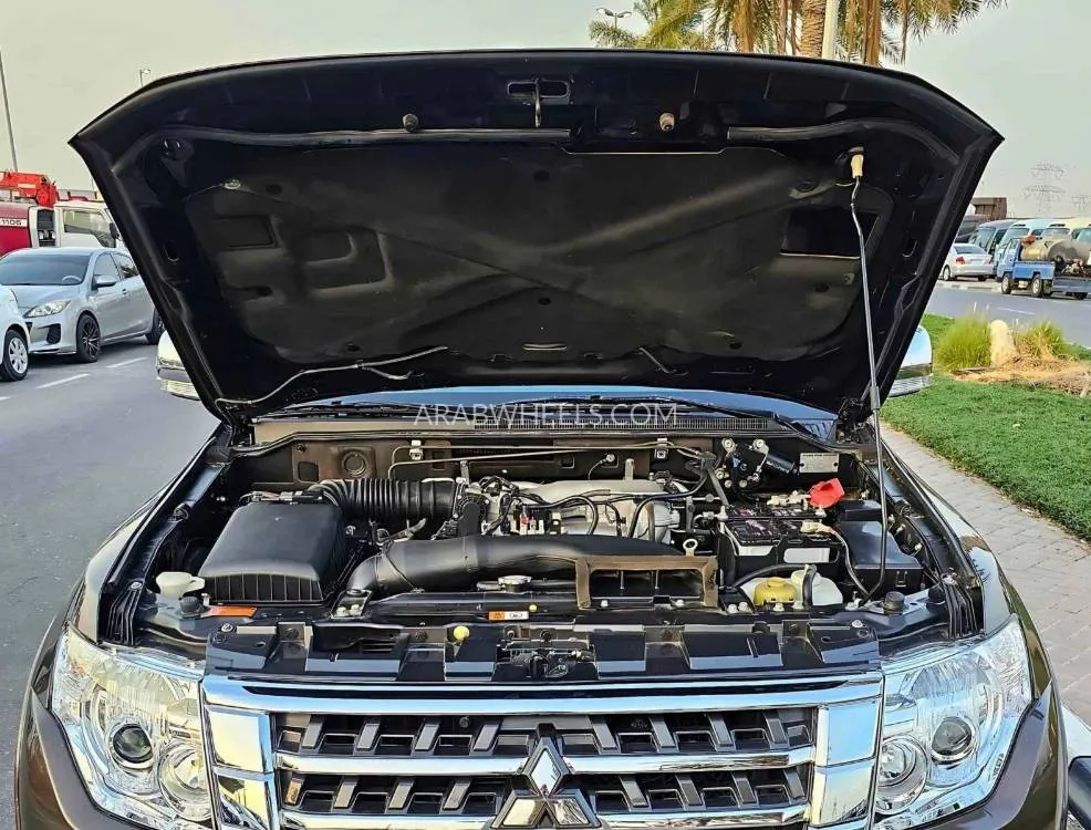 Mitsubishi Pajero 2020 for Sale in Dubai Image-3