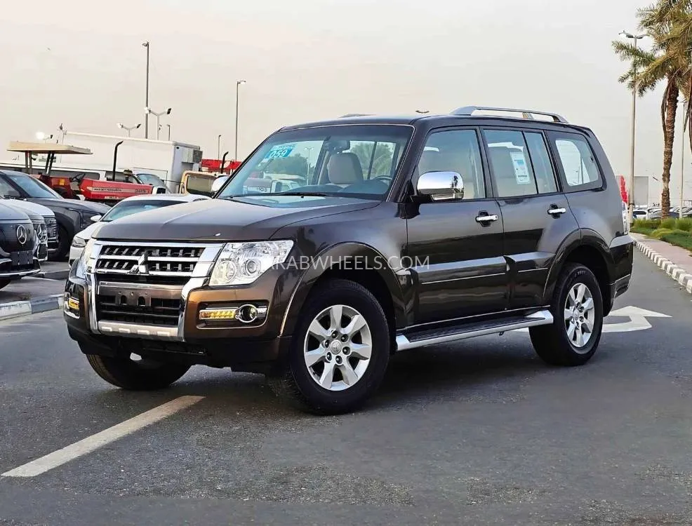 Mitsubishi Pajero 2020 for Sale in Dubai Image-4