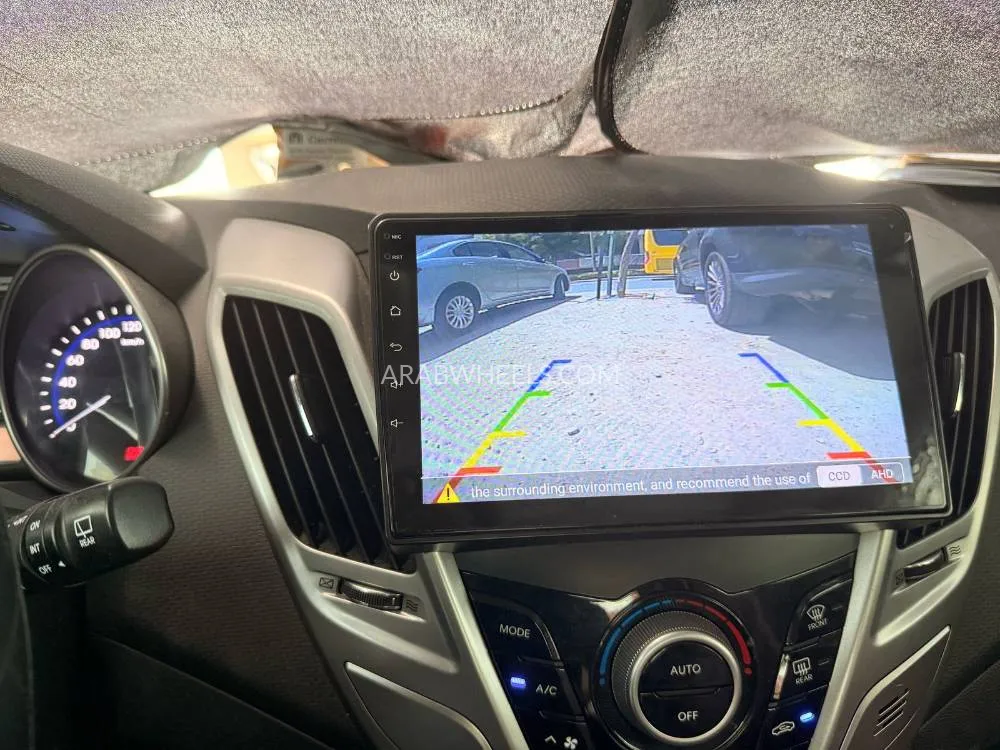 Hyundai Veloster 2013 for Sale in Dubai Image-6