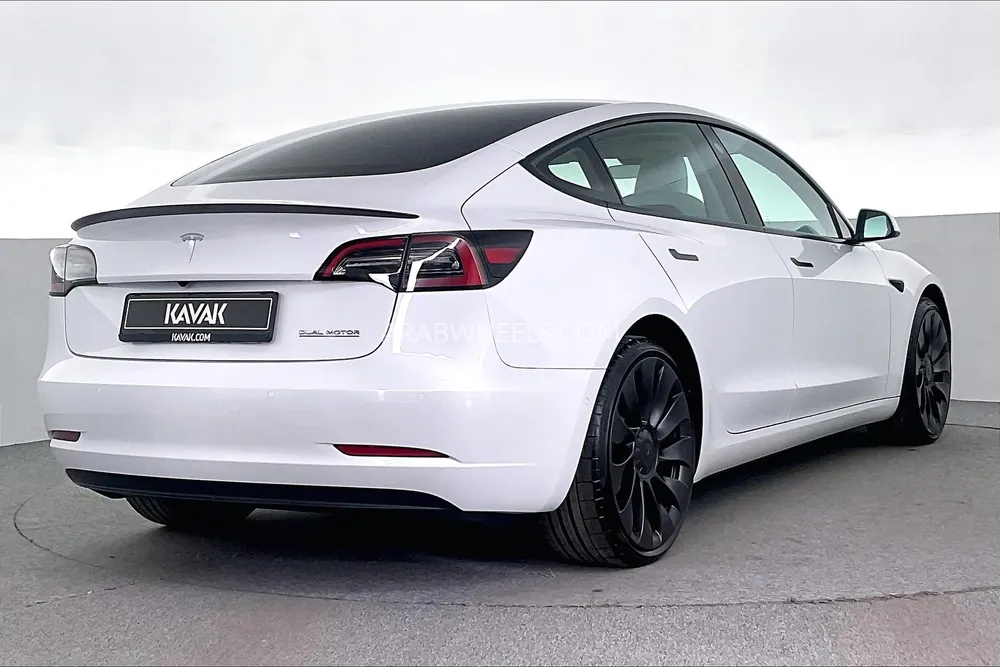 Tesla Model 3 2022 for Sale in Dubai Image-2