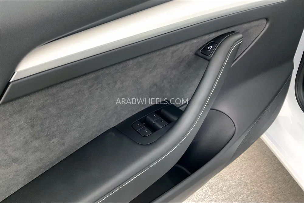Tesla Model 3 2022 for Sale in Dubai Image-27