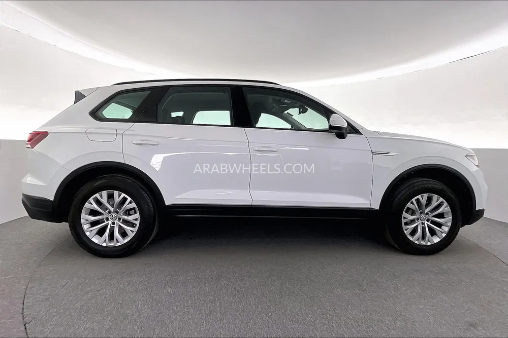 Volkswagen Touareg 2019 for Sale in Sharjah Image-4