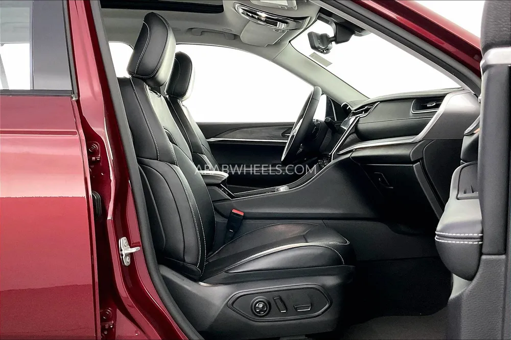 Jeep Cherokee 2022 for Sale in Sharjah Image-13