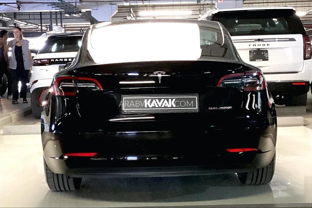 Tesla Model 3 2021 for Sale in Sharjah Image-1