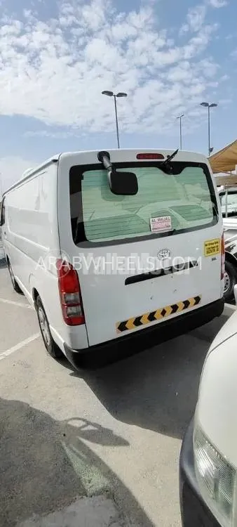 تويوتا هايس 2014 for Sale in الشارقة Image-8