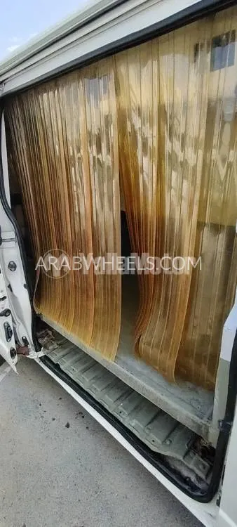 تويوتا هايس 2014 for Sale in الشارقة Image-18