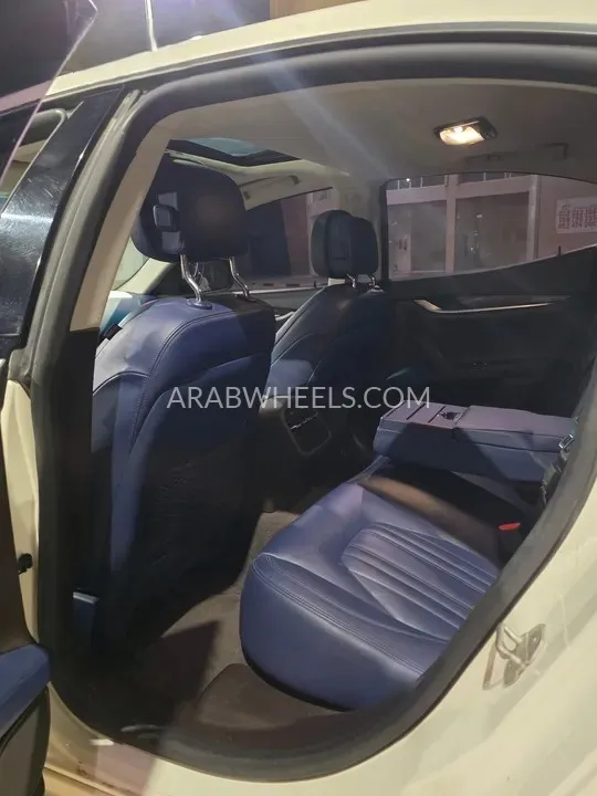Maserati Ghibli 2015 for Sale in Ajman Image-9