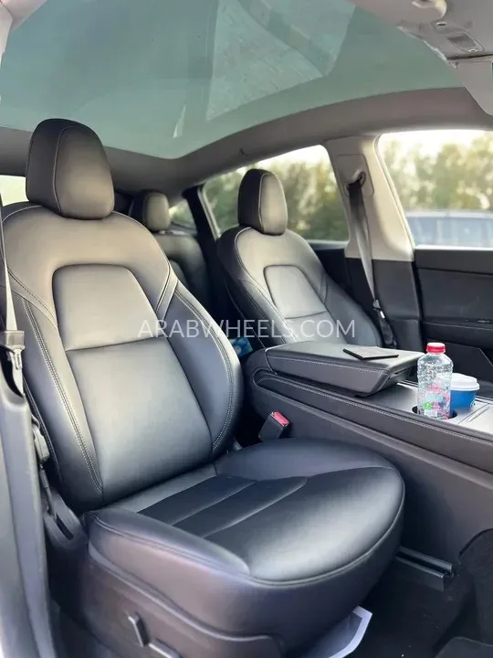Tesla Model Y 2022 for Sale in Ajman Image-5
