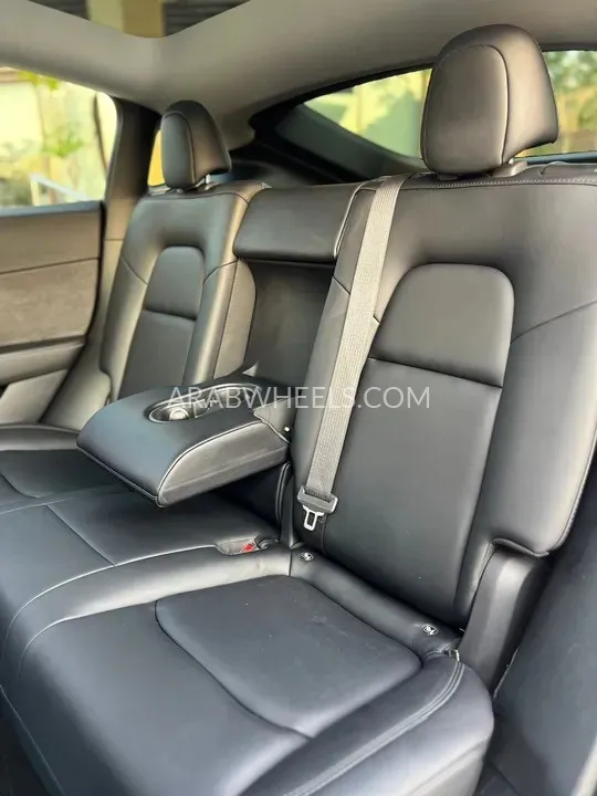 Tesla Model Y 2022 for Sale in Ajman Image-6