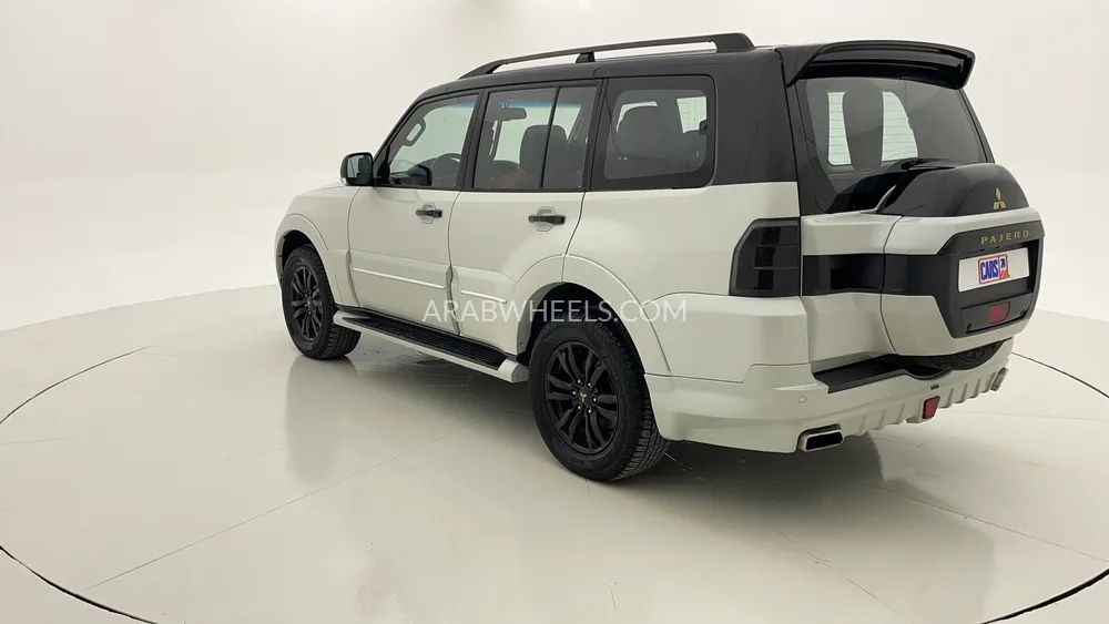 Mitsubishi Pajero 2020 for Sale in Dubai Image-5