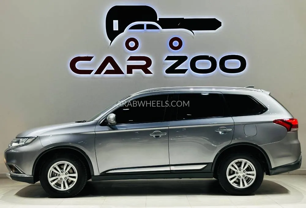 Mitsubishi Outlander 2017 for Sale in Dubai Image-9