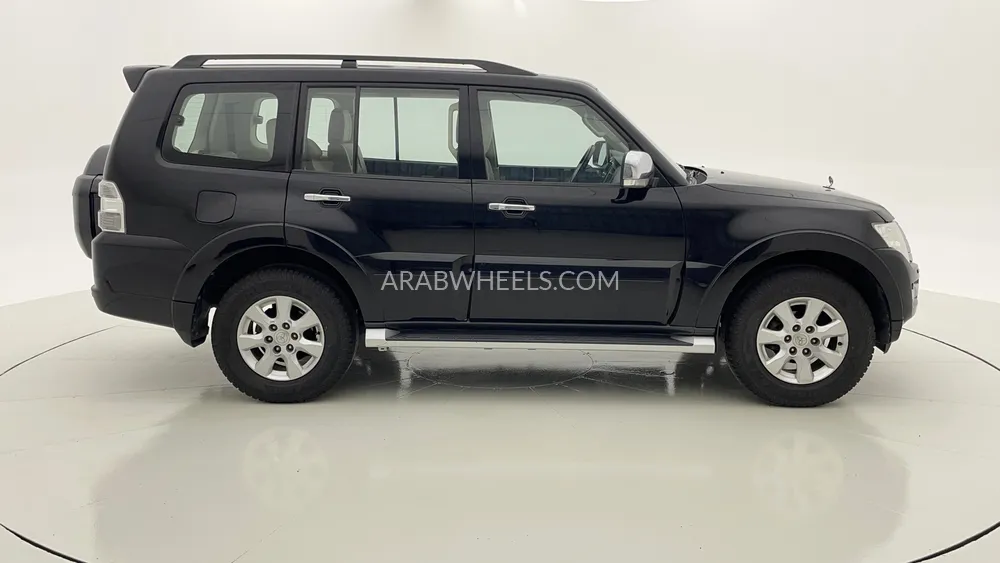 Mitsubishi Pajero 2016 for Sale in Dubai Image-2