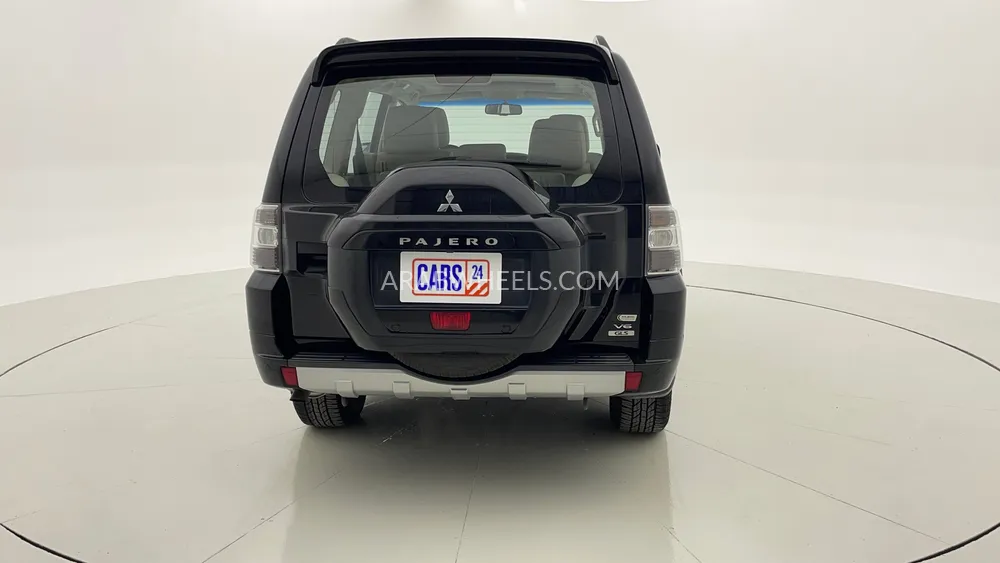 Mitsubishi Pajero 2016 for Sale in Dubai Image-4