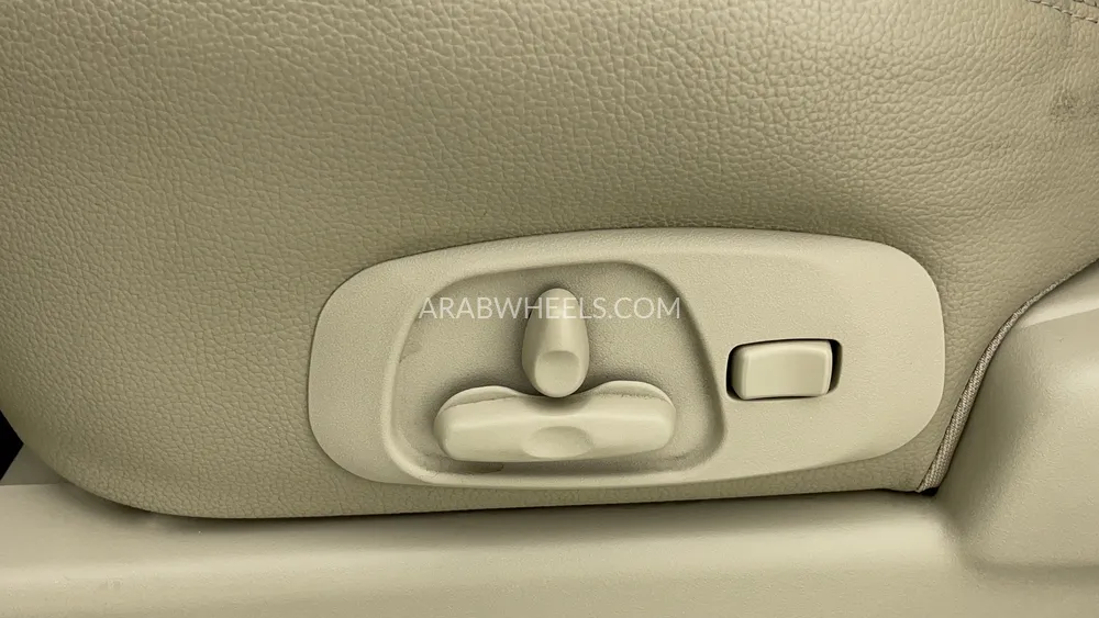 Mitsubishi Pajero 2016 for Sale in Dubai Image-21