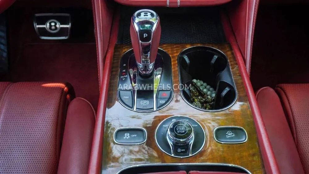 Bentley Bentayga 2018 for Sale in Dubai Image-9