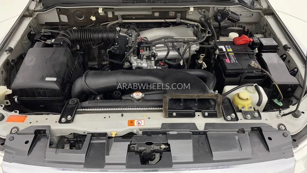 Mitsubishi Pajero 2016 for Sale in Dubai Image-9