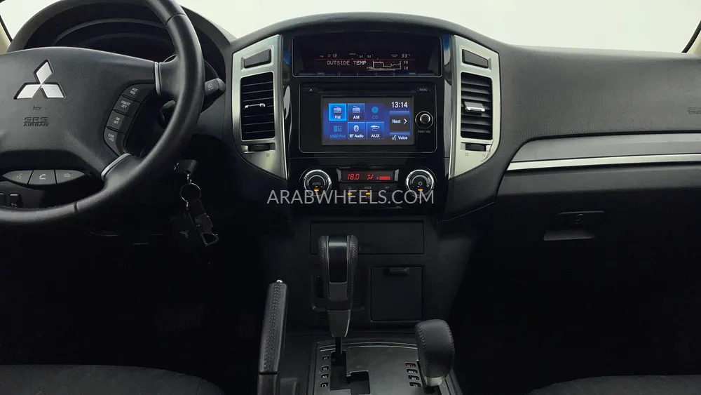 Mitsubishi Pajero 2016 for Sale in Dubai Image-14