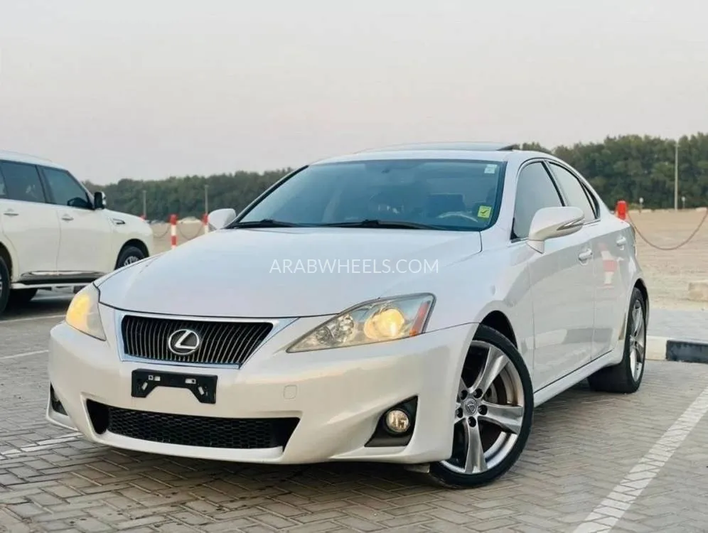 Lexus IS 2011 for Sale in Sharjah Image-3