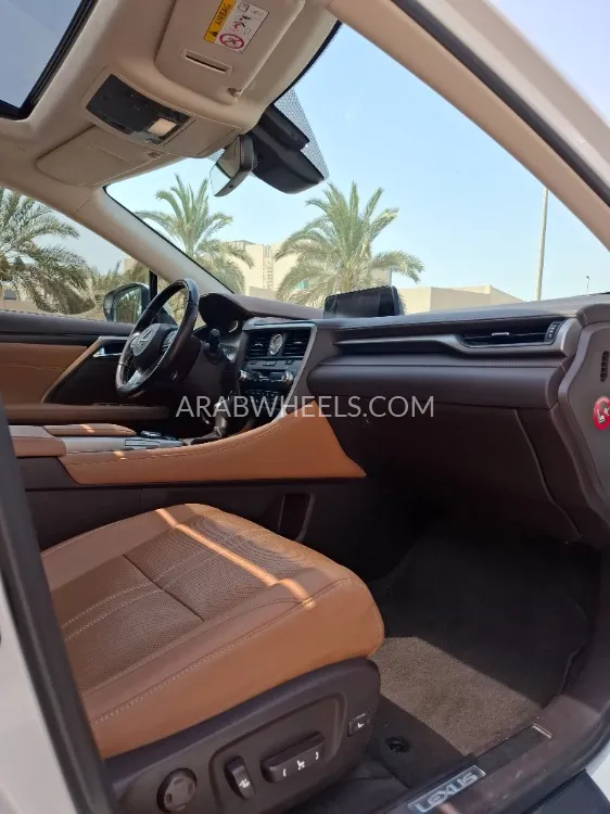 Lexus RX 2016 for Sale in Sharjah Image-9