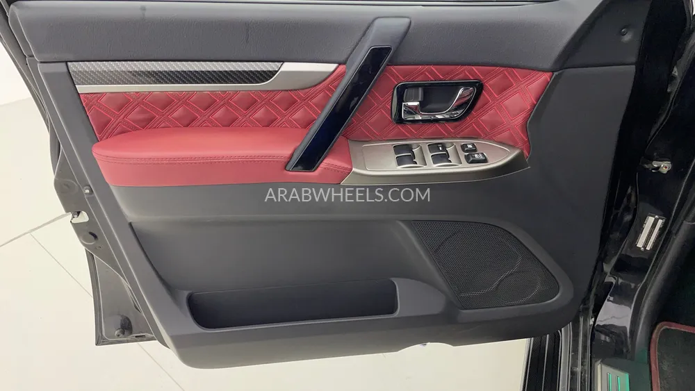 Mitsubishi Pajero 2020 for Sale in Dubai Image-19