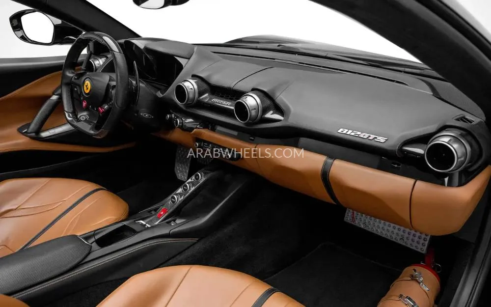 فيراري 812 جي تي إس 2020 for Sale in دبي Image-16
