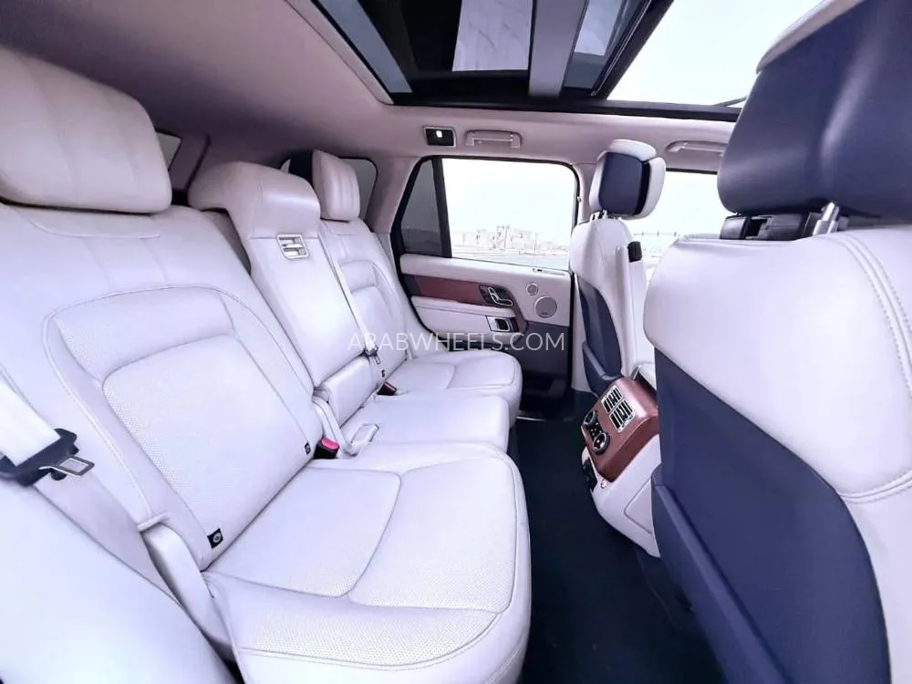 Land Rover Range Rover 2019 for Sale in Ajman Image-10