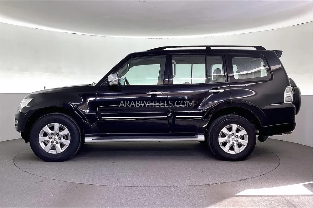 Mitsubishi Pajero 2020 for Sale in Dubai Image-8