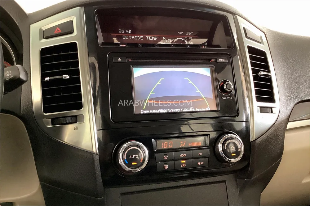 Mitsubishi Pajero 2020 for Sale in Dubai Image-16