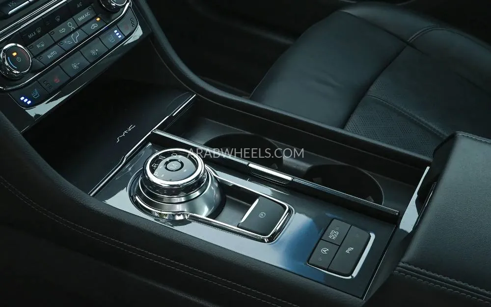 Ford Taurus 2022 for Sale in Sharjah Image-12