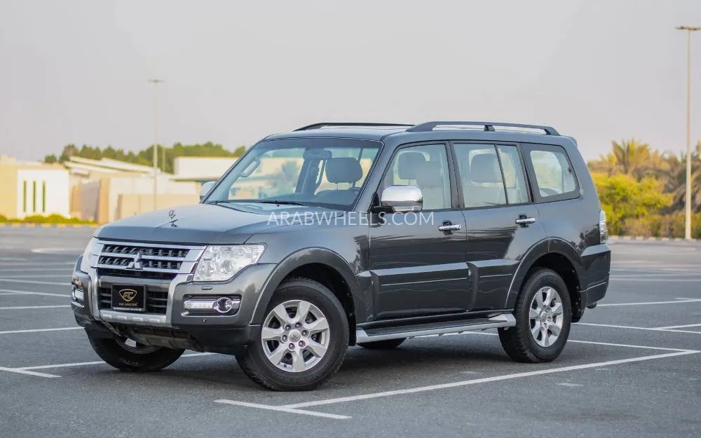 Mitsubishi Pajero 2015 for Sale in Sharjah Image-3