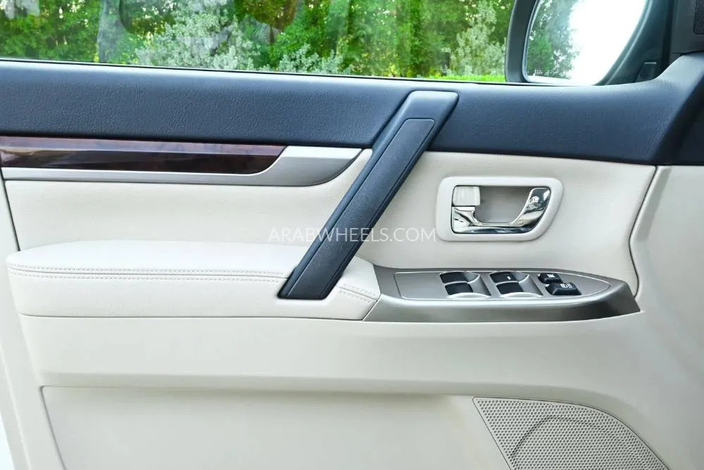 Mitsubishi Pajero 2019 for Sale in Sharjah Image-6