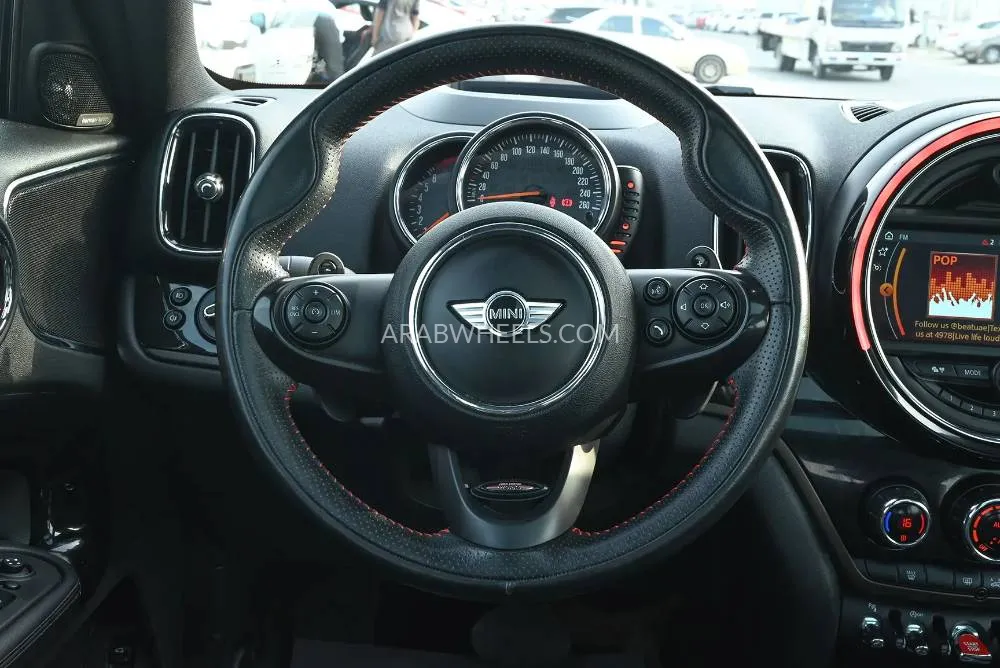 Mini Countryman 2017 for Sale in Sharjah Image-9