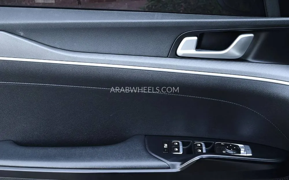 Kia K5 2020 for Sale in Sharjah Image-6