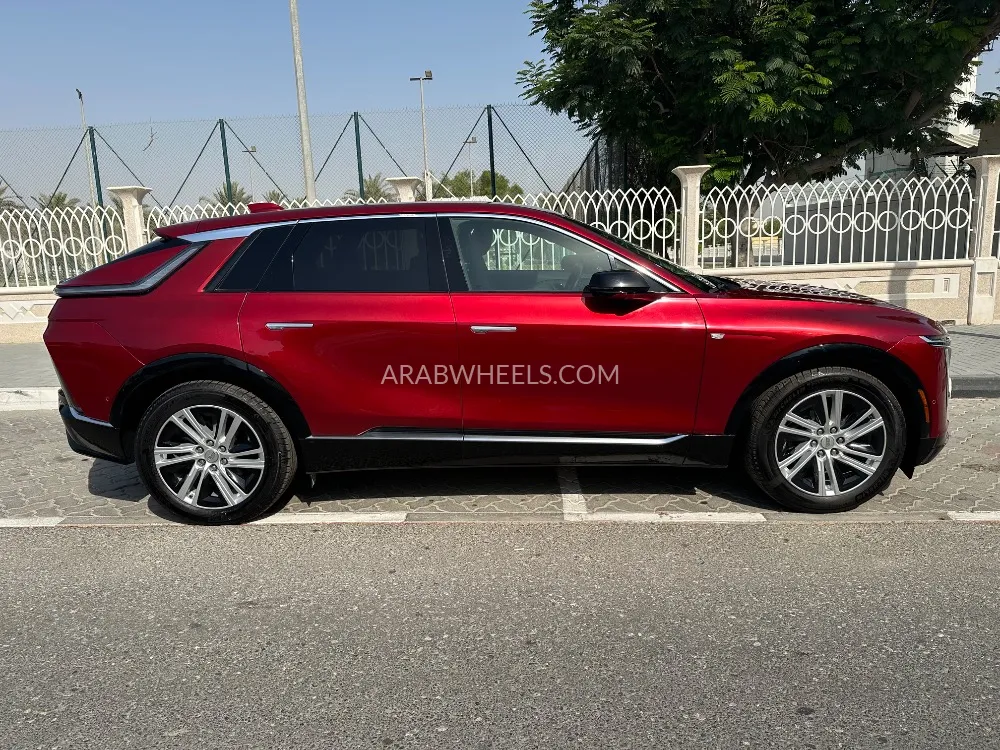 Cadillac LYRIQ 2024 for Sale in Dubai Image-3