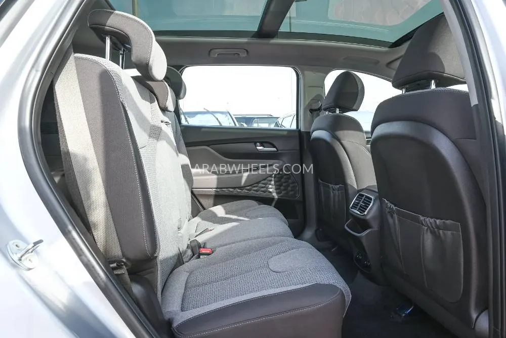 Hyundai Santa Fe 2020 for Sale in Sharjah Image-14