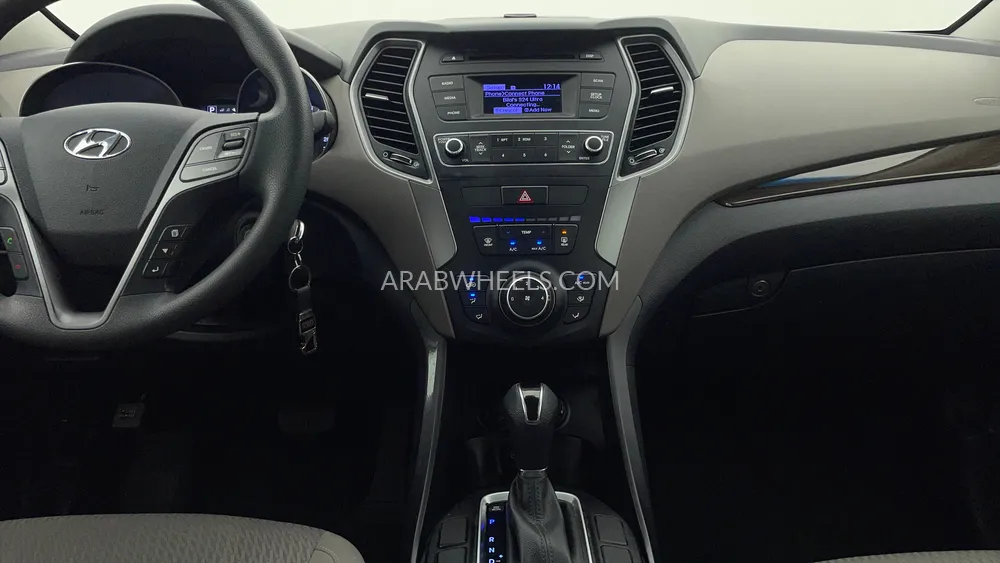 Hyundai Santa Fe 2018 for Sale in Dubai Image-14