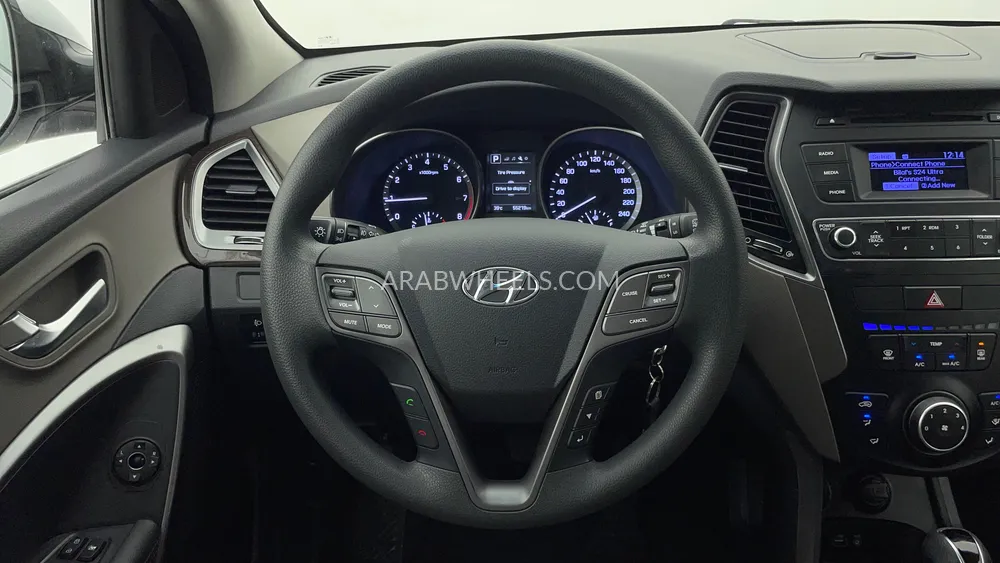 Hyundai Santa Fe 2018 for Sale in Dubai Image-15