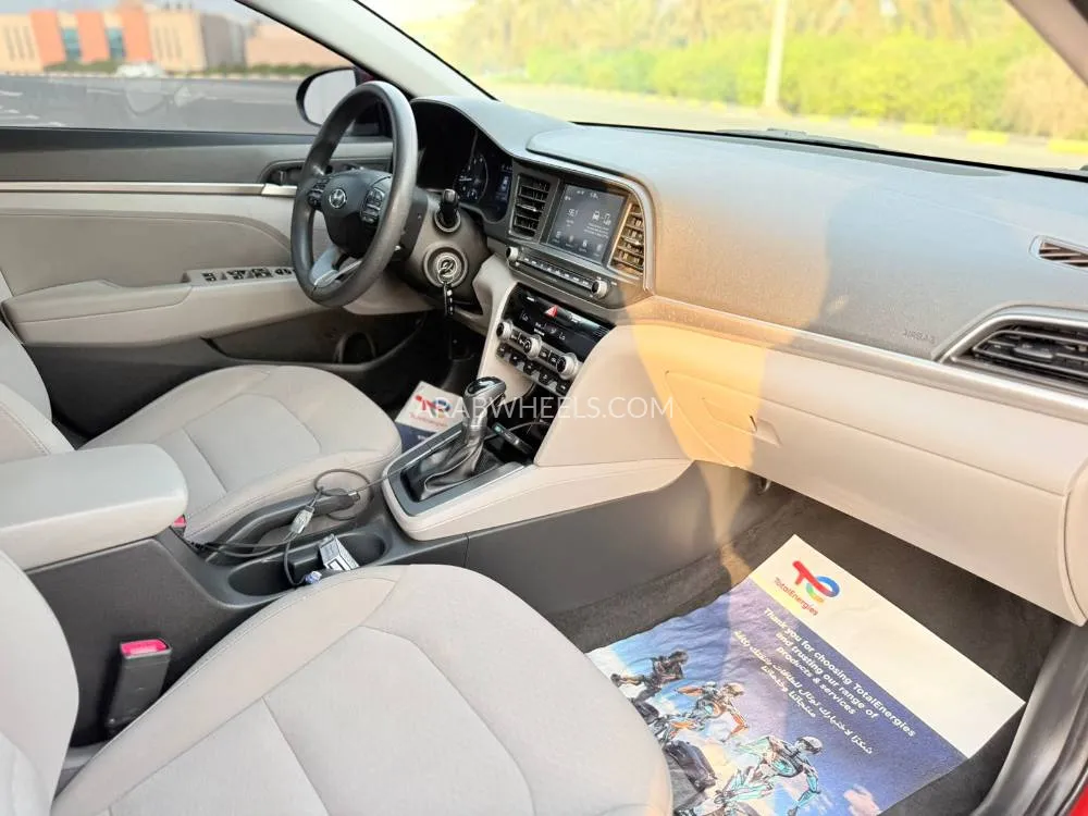 Hyundai Elantra 2020 for Sale in Dubai Image-11