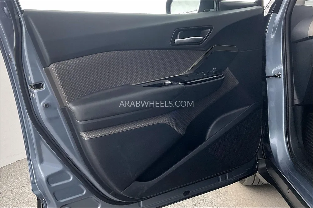 Toyota C-HR 2023 for Sale in Dubai Image-19