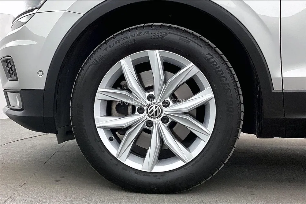 Volkswagen Tiguan 2020 for Sale in Sharjah Image-9