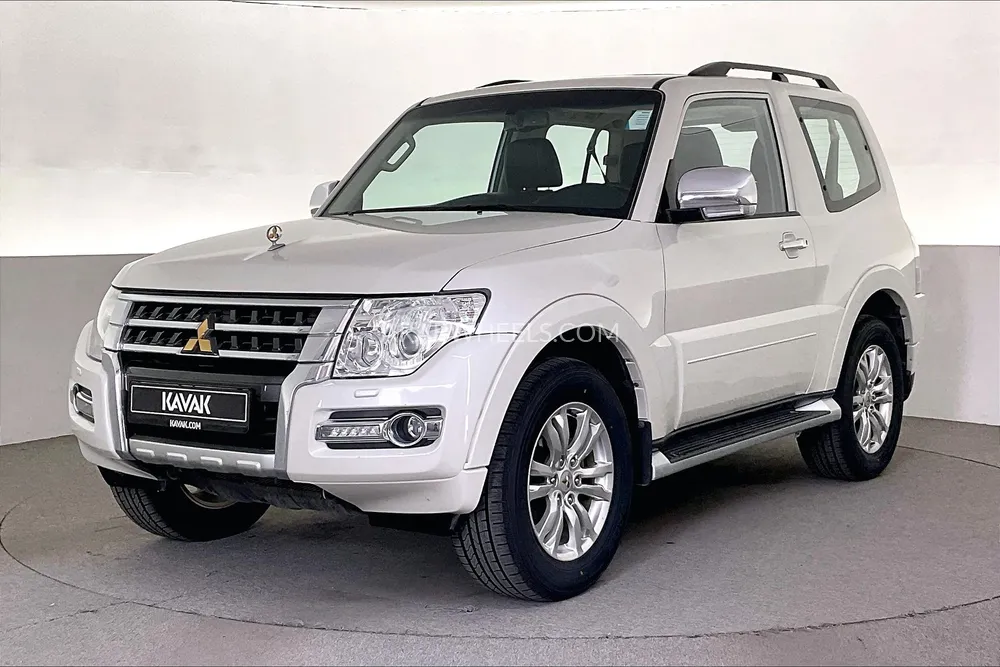 Mitsubishi Pajero 2018 for Sale in Sharjah Image-1