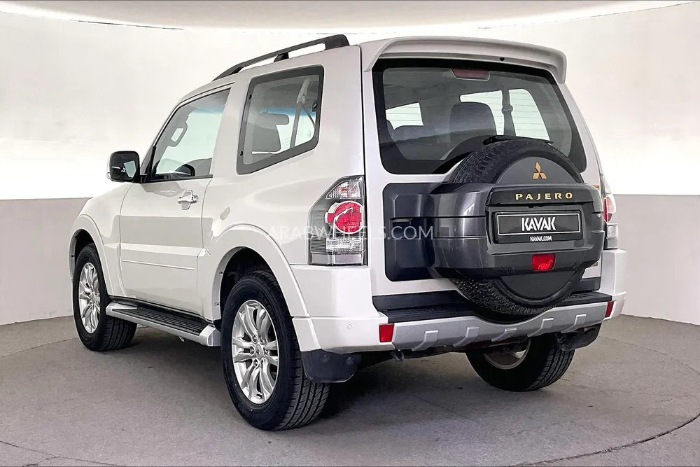 Mitsubishi Pajero 2018 for Sale in Sharjah Image-4