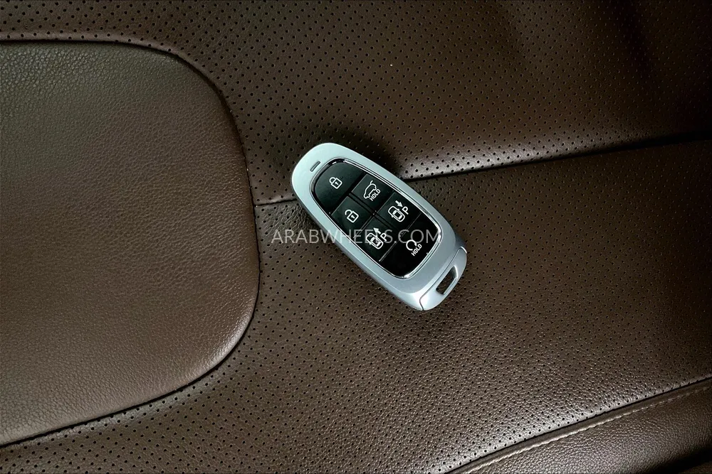 Hyundai Santa Fe 2022 for Sale in Sharjah Image-18