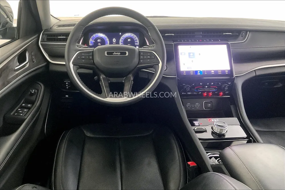 جيب جراند شيروكي إل 2023 for Sale in الشارقة Image-16