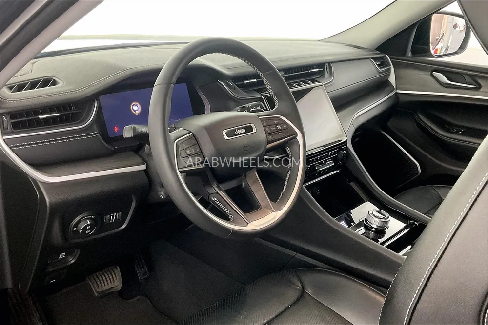 جيب جراند شيروكي إل 2023 for Sale in الشارقة Image-26