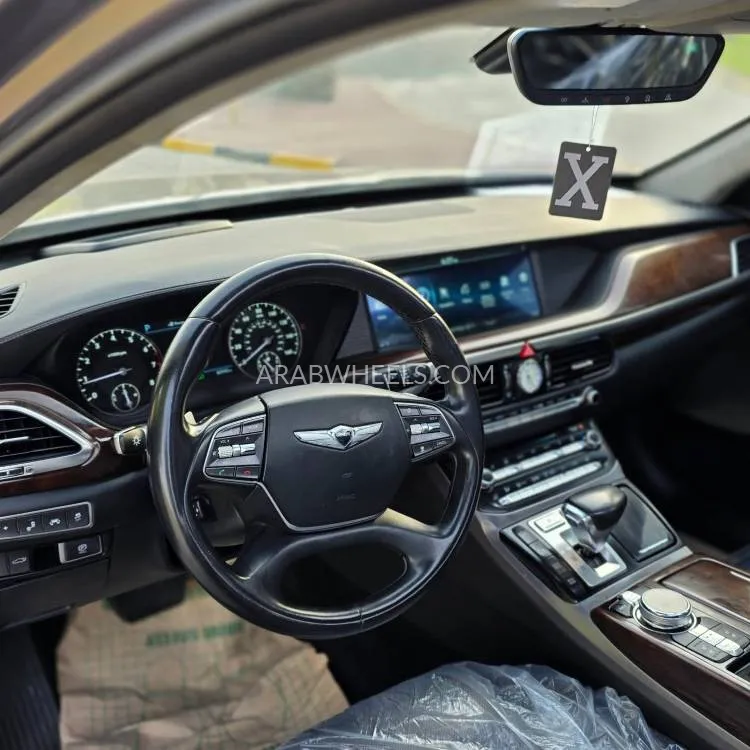 Genesis G90 2018 for Sale in Sharjah Image-9