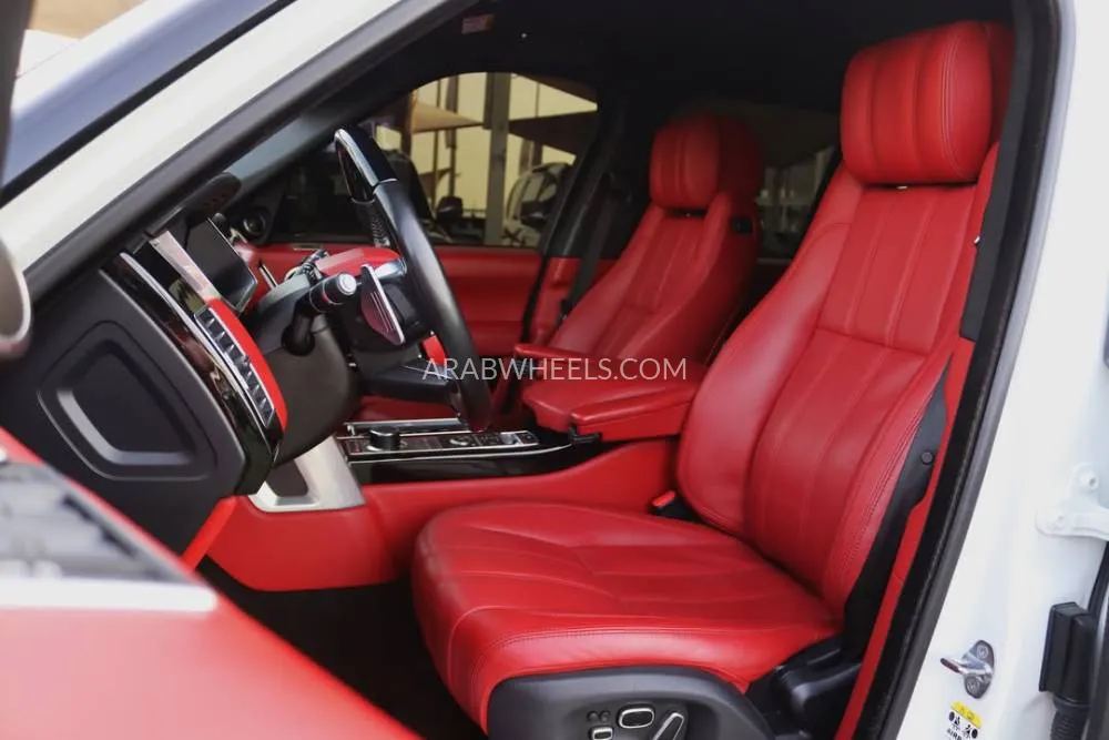 Land Rover Range Rover 2015 for Sale in Sharjah Image-5