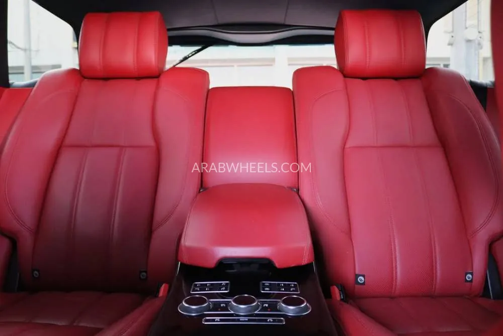 Land Rover Range Rover 2015 for Sale in Sharjah Image-9