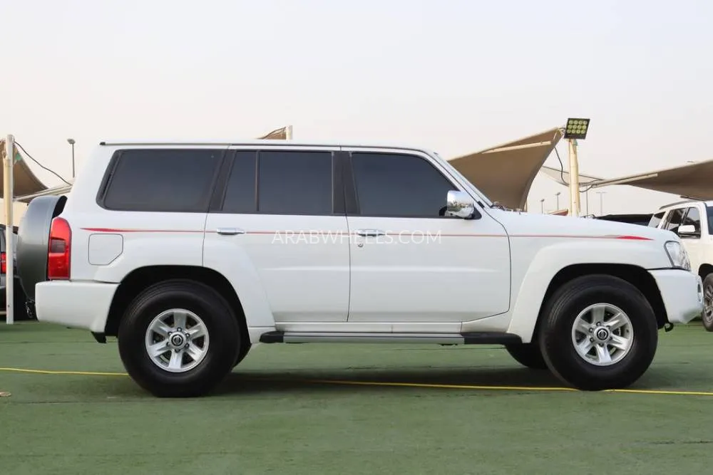 Nissan Patrol 2019 for Sale in Sharjah Image-3
