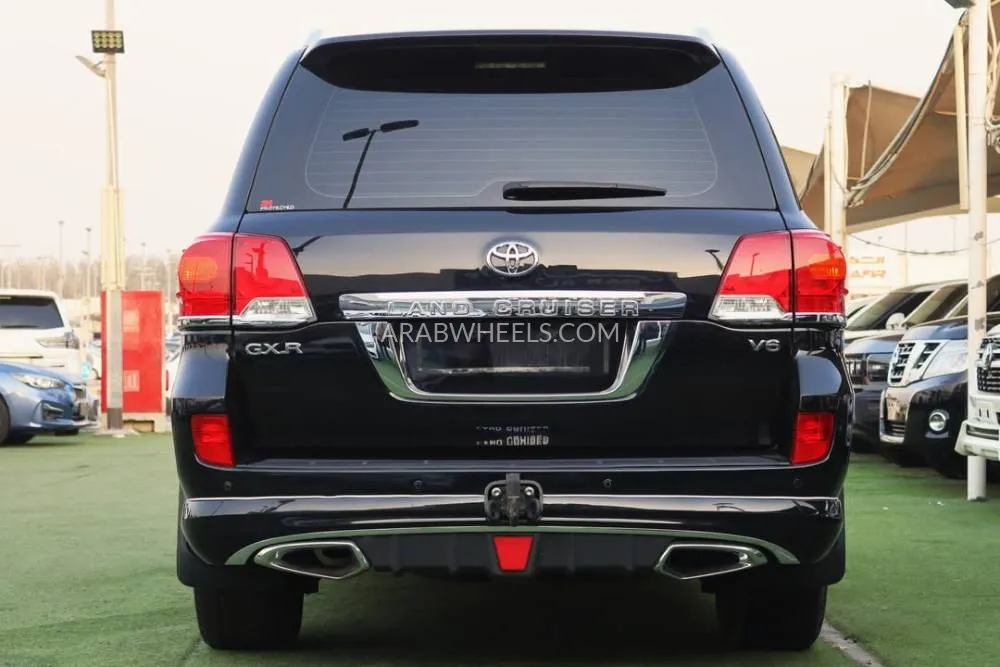 Toyota Land Cruiser 2015 for Sale in Sharjah Image-10